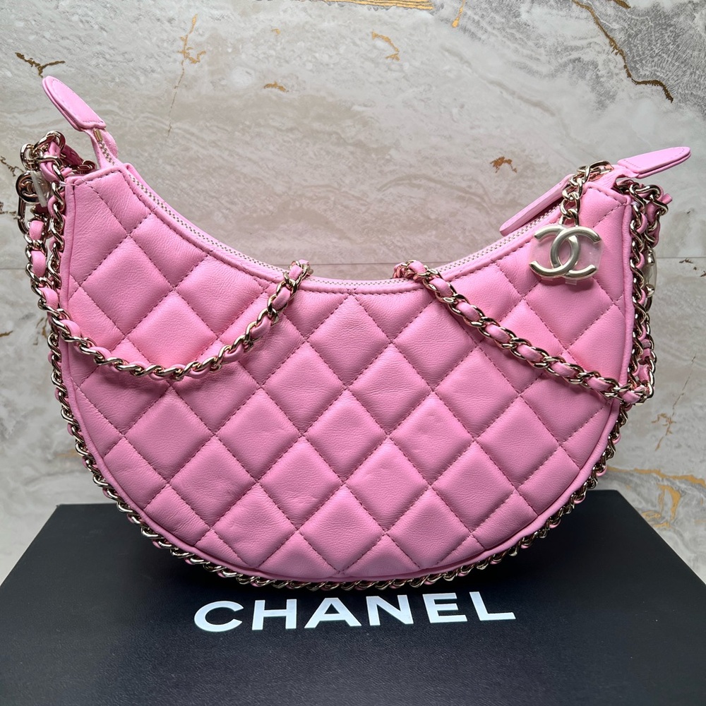 🔥 SOLD #031880HD Half Moon Chanel Bag